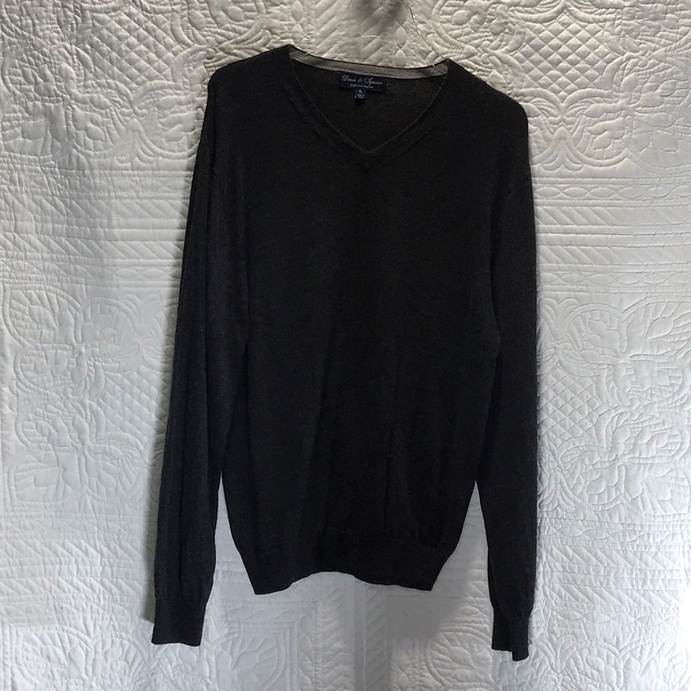 DAVIS & SQUIRE Charcoal Gray V-Neck Sweater